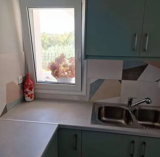 Leta Apartmán *